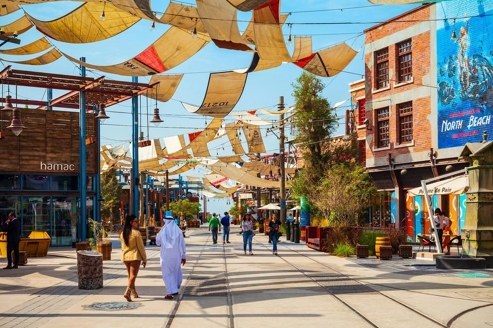 La Mer Jumeira Beach shutterstock 2350047015