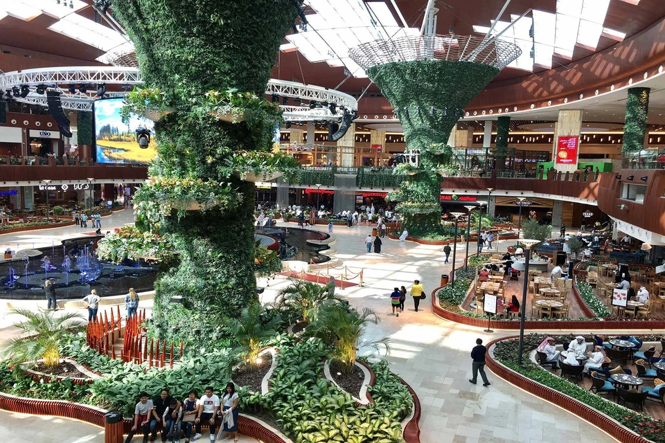 Mall of Qatar shutterstock 545976658