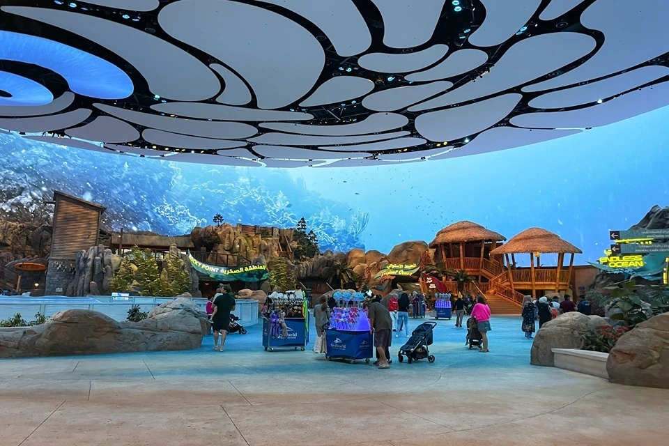 Seaworld cover shutterstock 2458033209